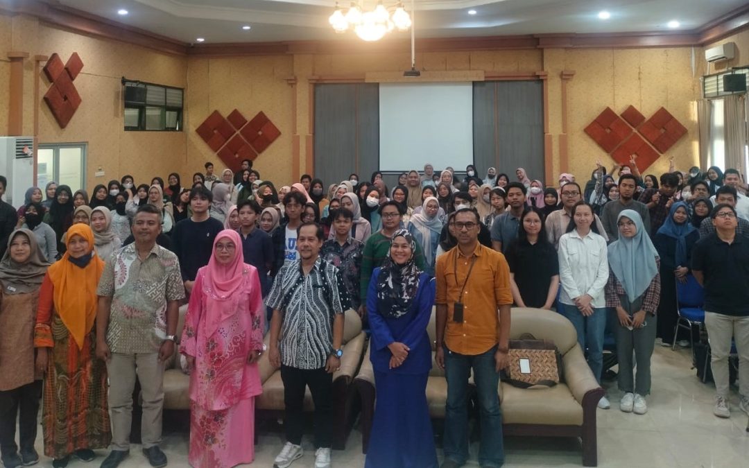 Visiting Lecturer di Departemen Biologi FSM Undip: Arti Penting Mikroorganisme bagi Keberlangsungan Kehidupan